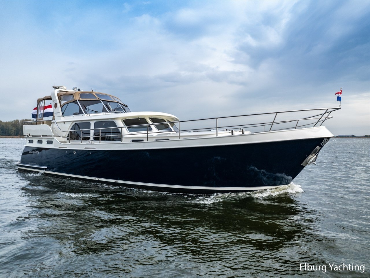 elburg yachting review